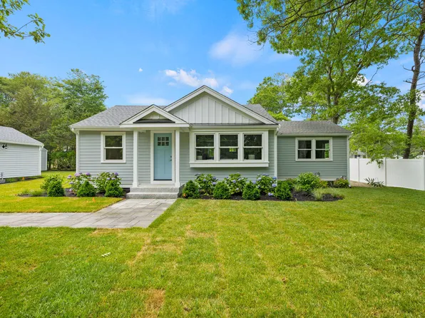 179 Edgewater Drive E, East Falmouth, MA 02536