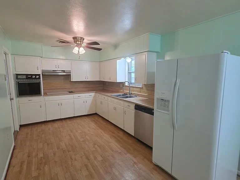 303 Nauert St — Photo 11