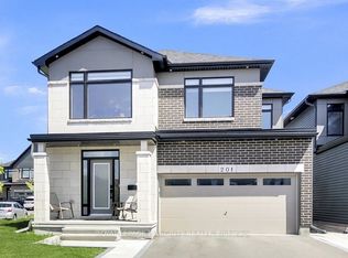 201 Reisling Way, Ottawa, ON K1T0X1