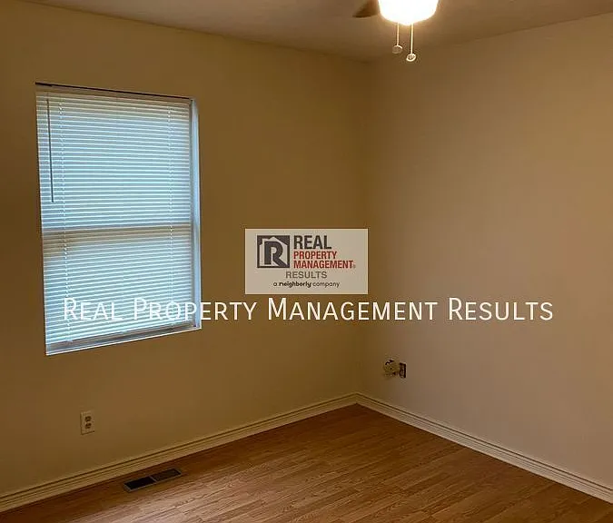 912 Pfeiffer Ave — Photo 13