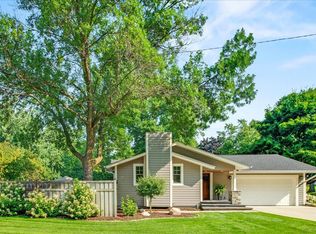 5536 Mirror Lakes Dr, Edina, MN 55436
