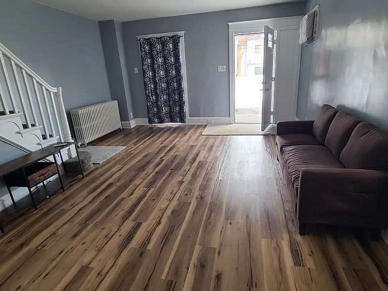 210 Long Ln — Photo 3