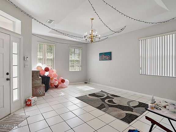 3rd image of 208 Patrice Hope St
