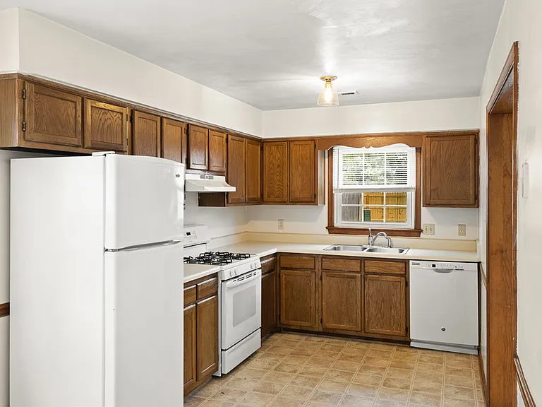 868 Avatar Dr — Photo 14