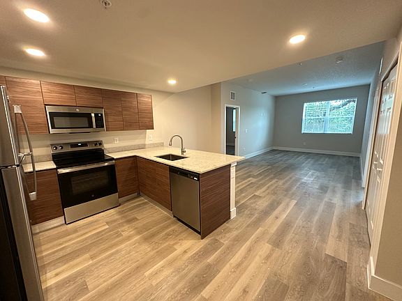 4th image of 4424 S Texas Ave #1-106