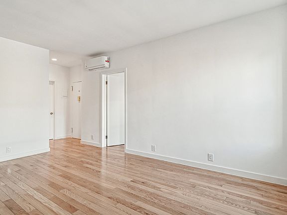 4th image of 141 W 94th St #3R