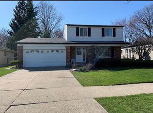 37327 Calka Dr, Sterling Heights, MI 48310