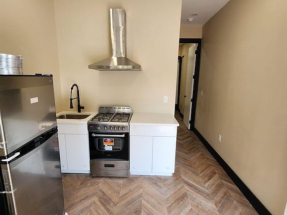 2nd image of 281 Monticello Ave #1A