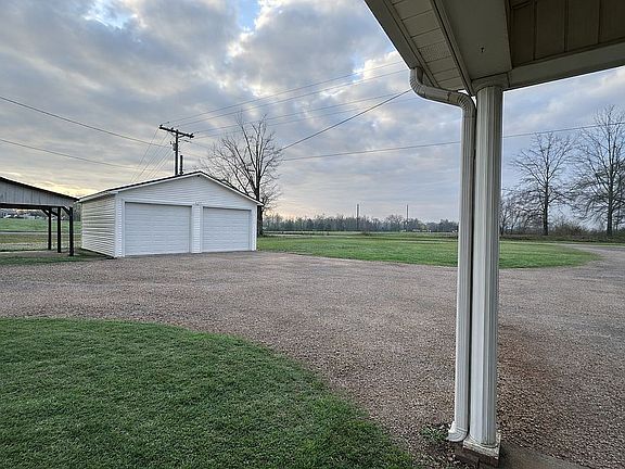 2nd image of 598 Gilchrist Rd
