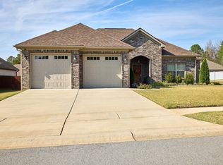 3020 Johnswood Village Dr, Bryant, AR 72022