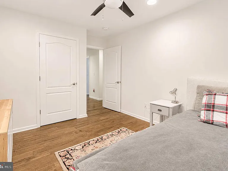 4 Regency Ct — Photo 29
