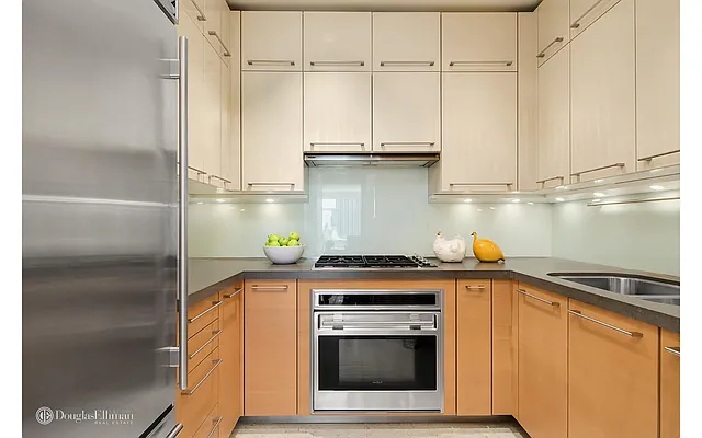 Rented by Douglas Elliman | media 23