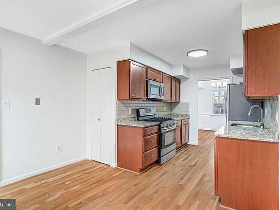 5th image of 9752 Cardinal Rd