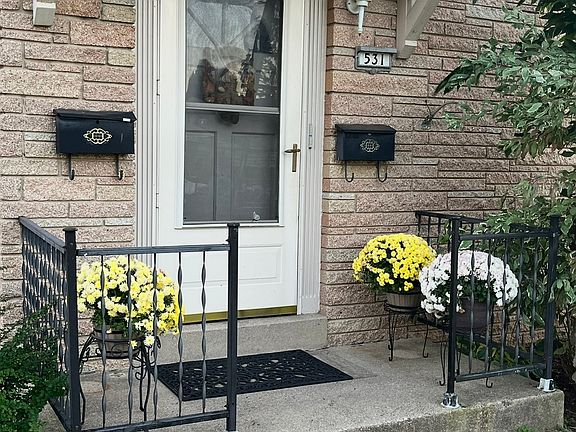 2nd image of 531 Sycamore Ave