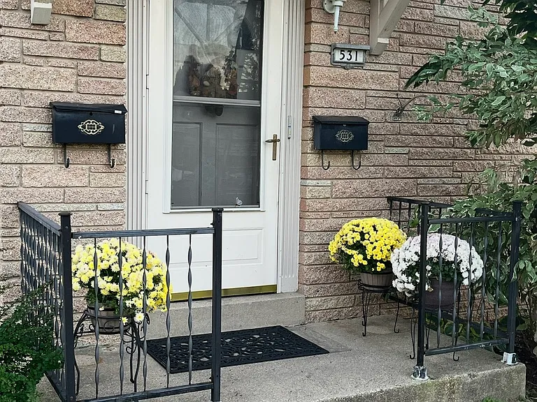 531 Sycamore Ave — Photo 2