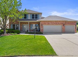 2208 Mullikin Dr, Champaign, IL 61822