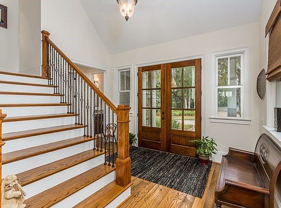 4th image of 27 Bracklin Ct