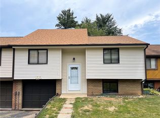 100 Sugar Maple Cir, Washington, PA 15301