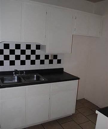 5th image of 47 E Geary St
