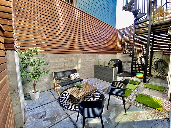 2nd image of 275 Oak St #B