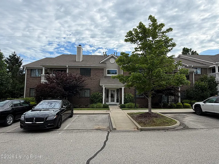 341 Piatt Pl #104 — Photo 2