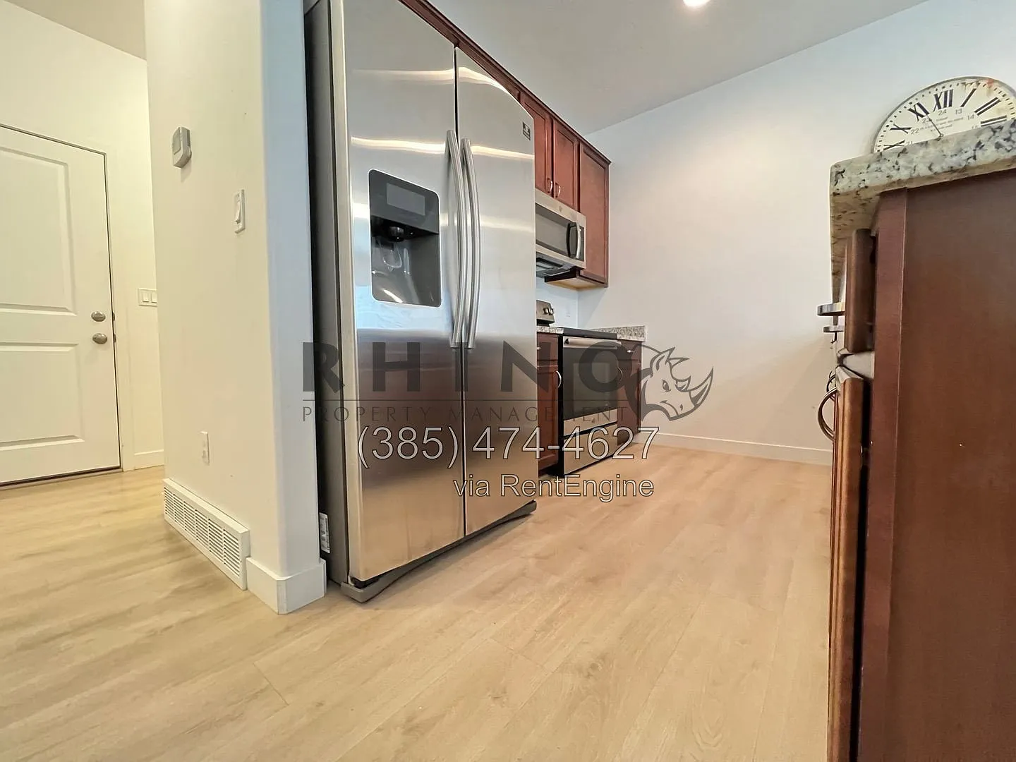 3 bed, 2.5 bath, 2050 sqft, $2,099 — Photo 2