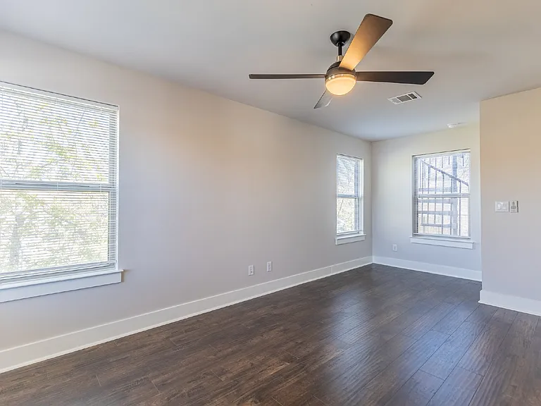 130 Rose Ln #202 — Photo 34