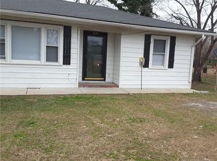 5202 Cypress Rd, Fayetteville, NC 28304