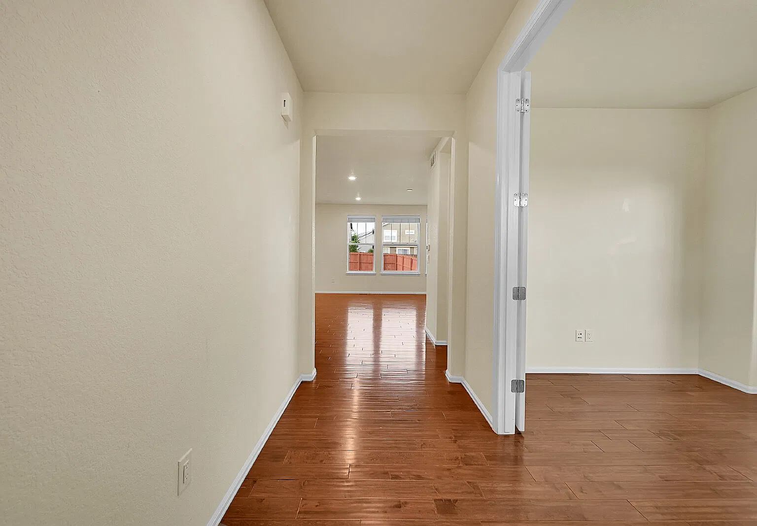 4 bed, 3.5 bath, 2330 sqft, $3,475 — Photo 3