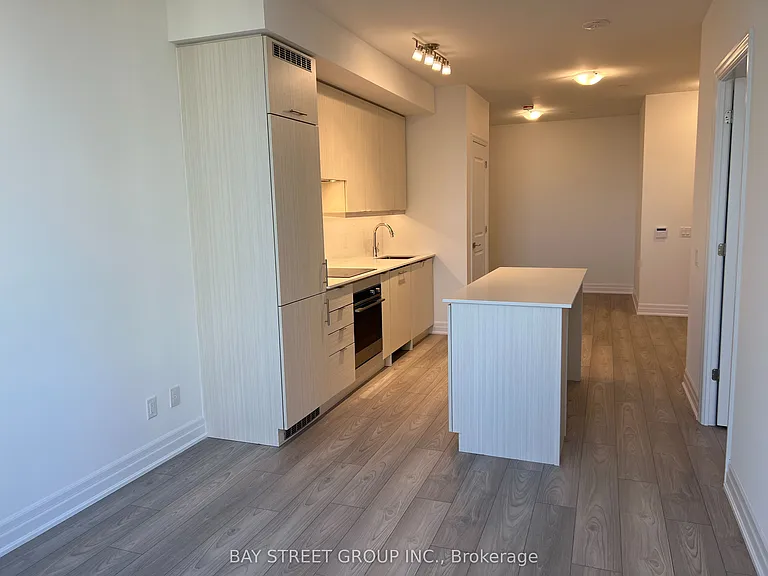 36 Elm Dr W #2205 — Photo 4