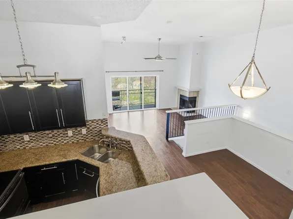 2201 Wolf St APT 5206, Dallas, TX 75201