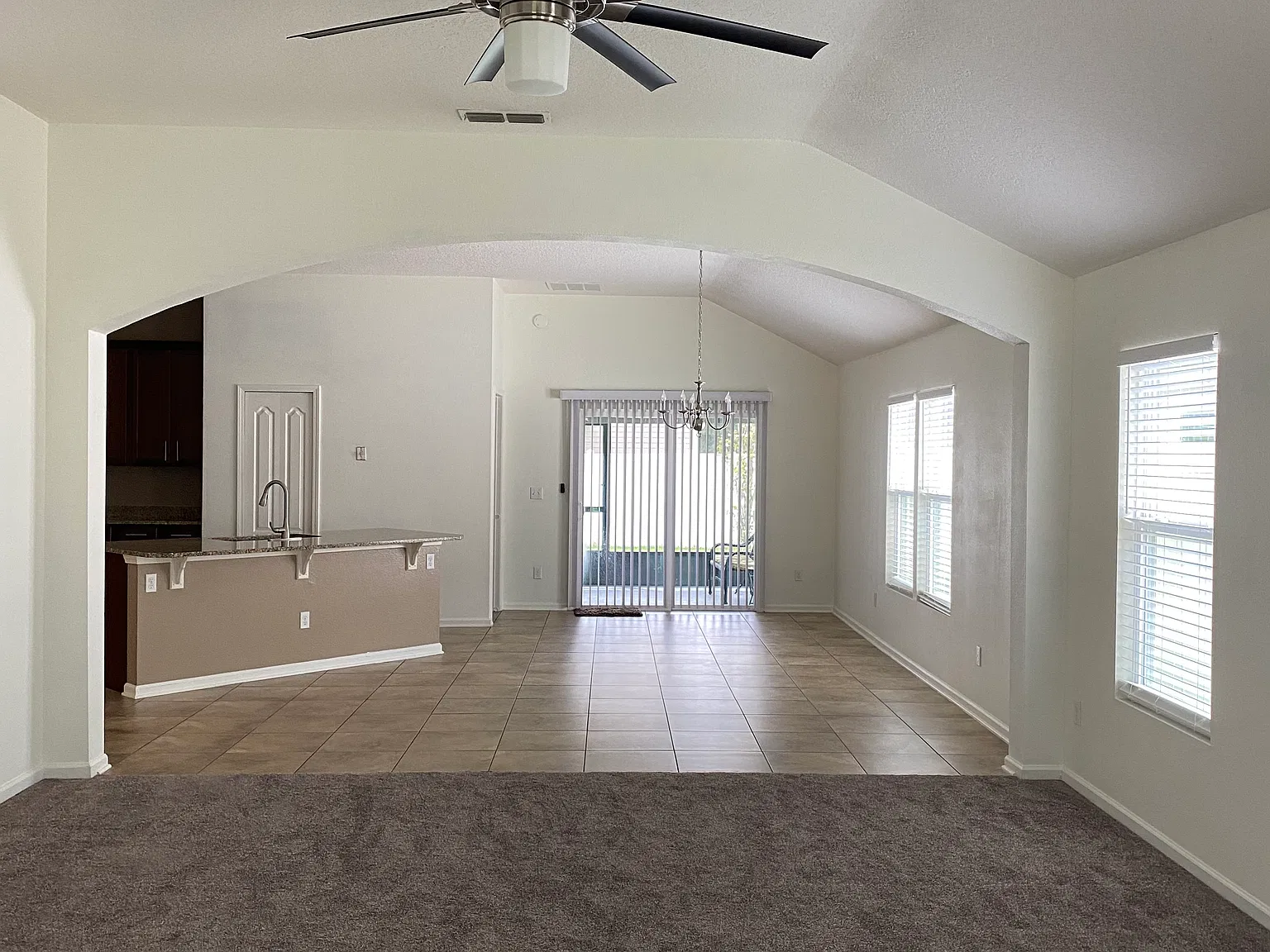 3 bed, 1709 sqft, $1,850 — Photo 3