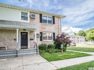 8125 268th St, Floral Park, NY 11004