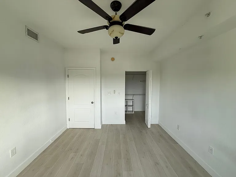 6001 SW 70th St #451 — Photo 8