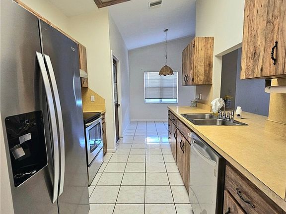 3rd image of 2727 Orange Grove Dr