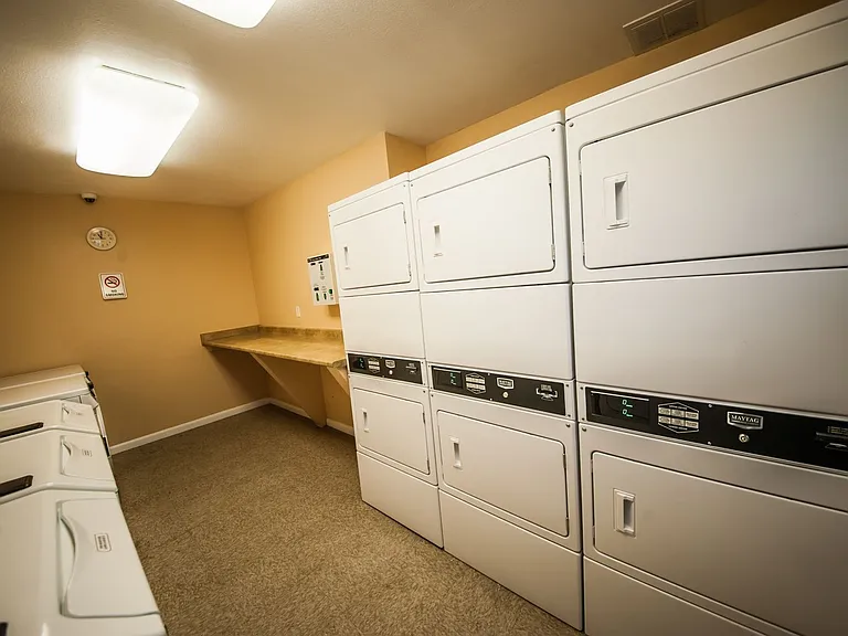 Vista Bella Apartment Homes — Photo 42