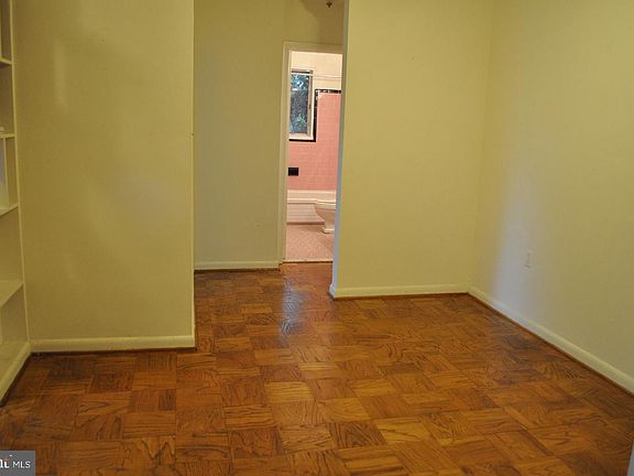 5th image of 1601 19th St N APT 301