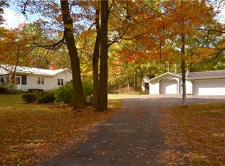 945 Cherriwood Rd, Pulaski, PA 16143