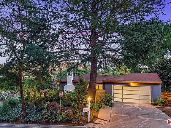 2nd image of 3524 Camino De La Cumbre