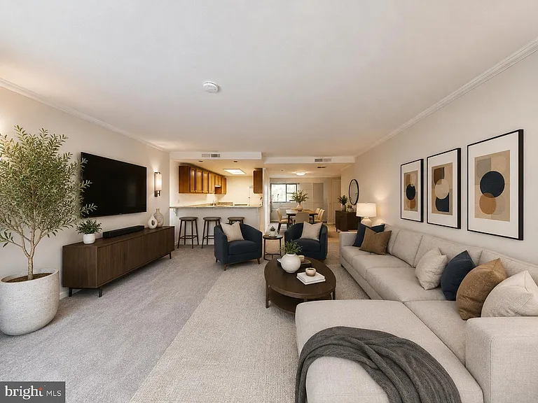 4600 Duke St #701 — Photo 5