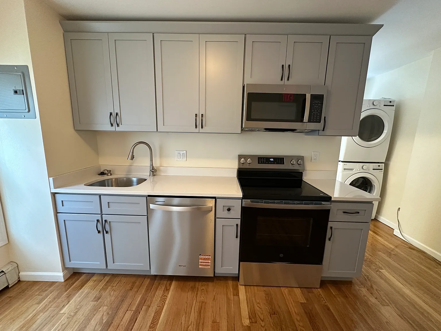 3 bed, $3,500 — Photo 1