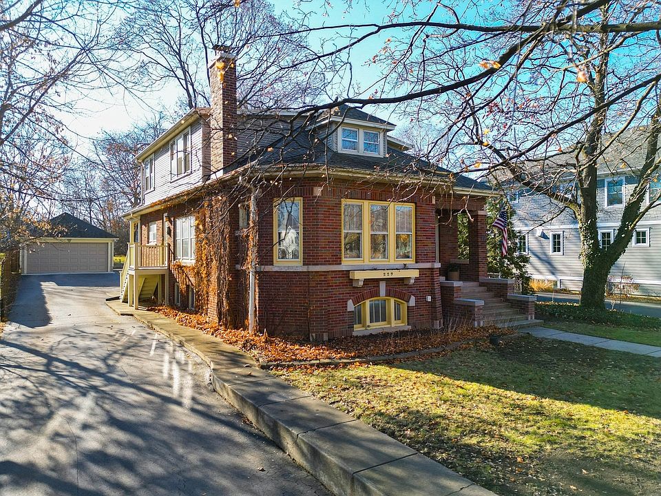 1st image of 229 Lake St