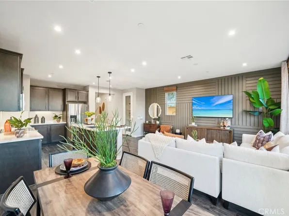 16052 Montenegro Ln, Fontana, CA 92336