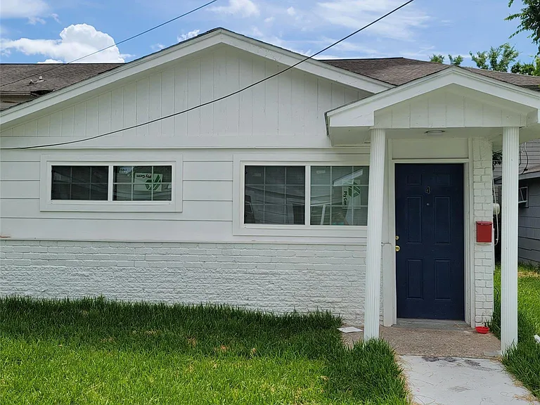 3823 Lydia St #2 — Photo 3
