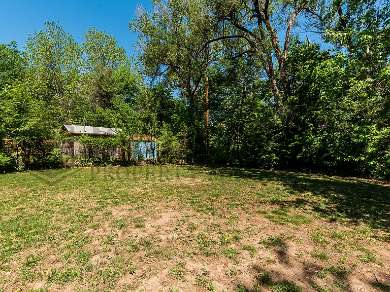 1122 S Quentin St — Photo 18