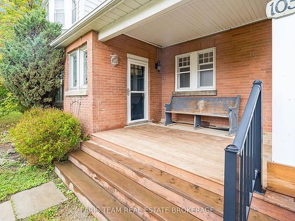 4th image of 105 Barrie St