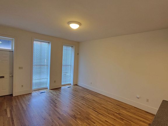 2nd image of 1809 W Cary St