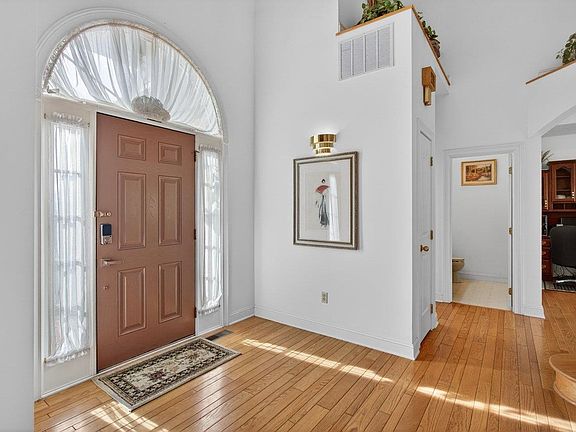 3rd image of 1837 Park Rd