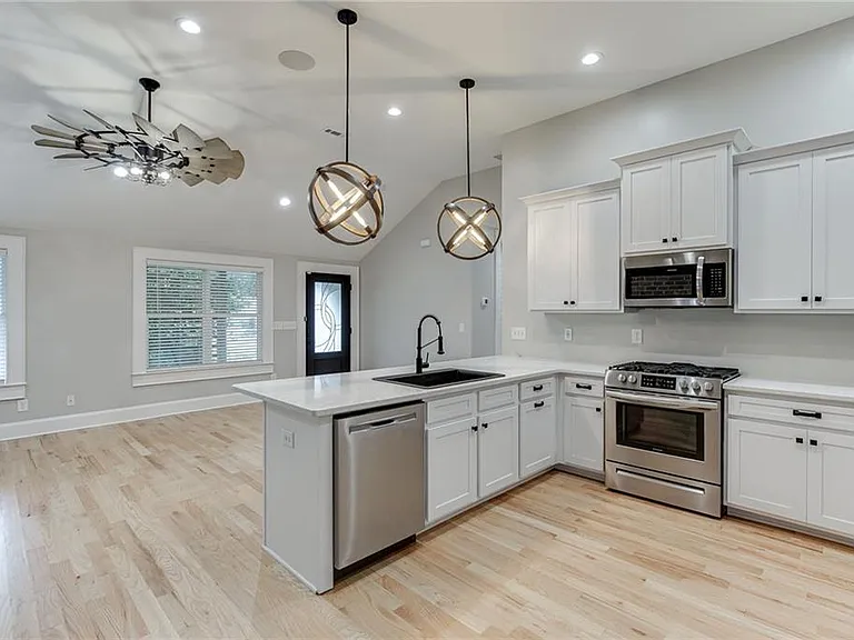 75 Cherry St — Photo 15
