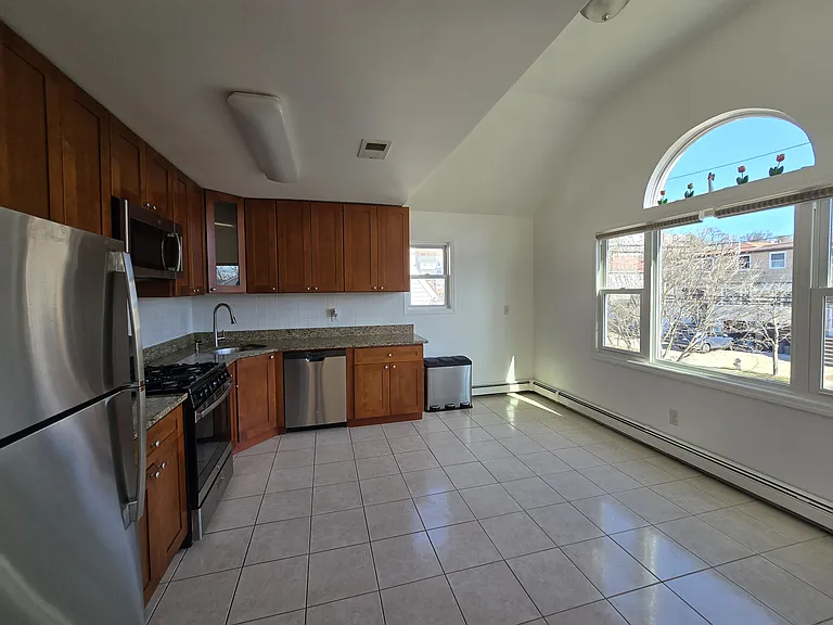 46 Adams Ave #2 — Photo 13
